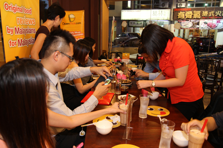 20 pax of lucky OpenRice members were invited to participate in our MakanVenture on 20th March